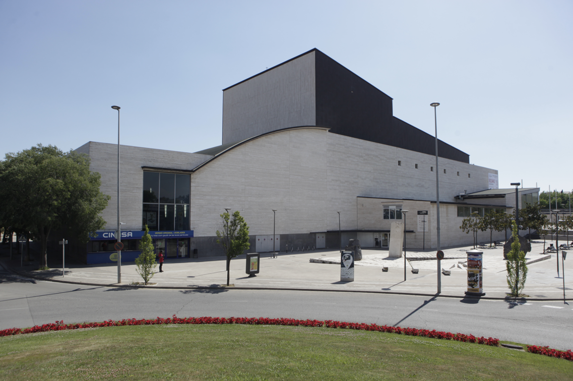 La sala polivalent s'ubicarà on ara estan els cinemes  FOTO: Artur Ribera