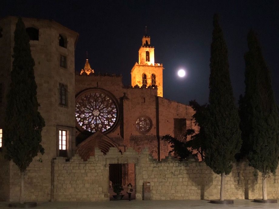 La superlluna a Sant Cugat  FOTO: Carlos Rodríguez