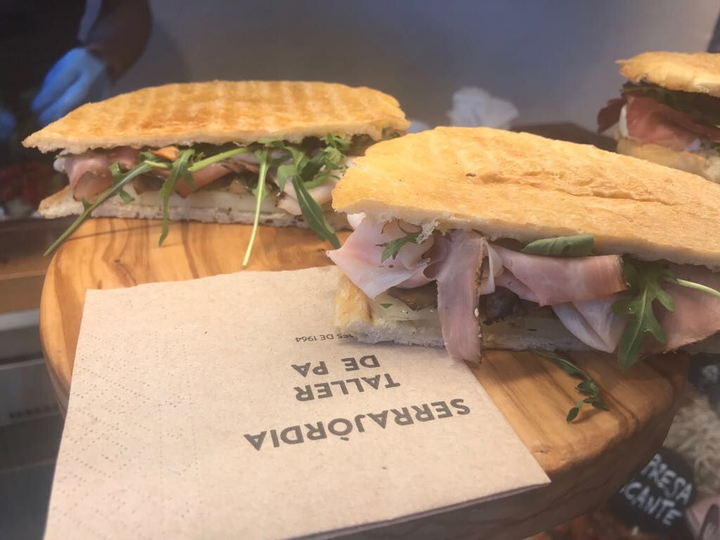 Paninis al teu gust en el taller de pa Serrajòrdia FOTO. Cedida