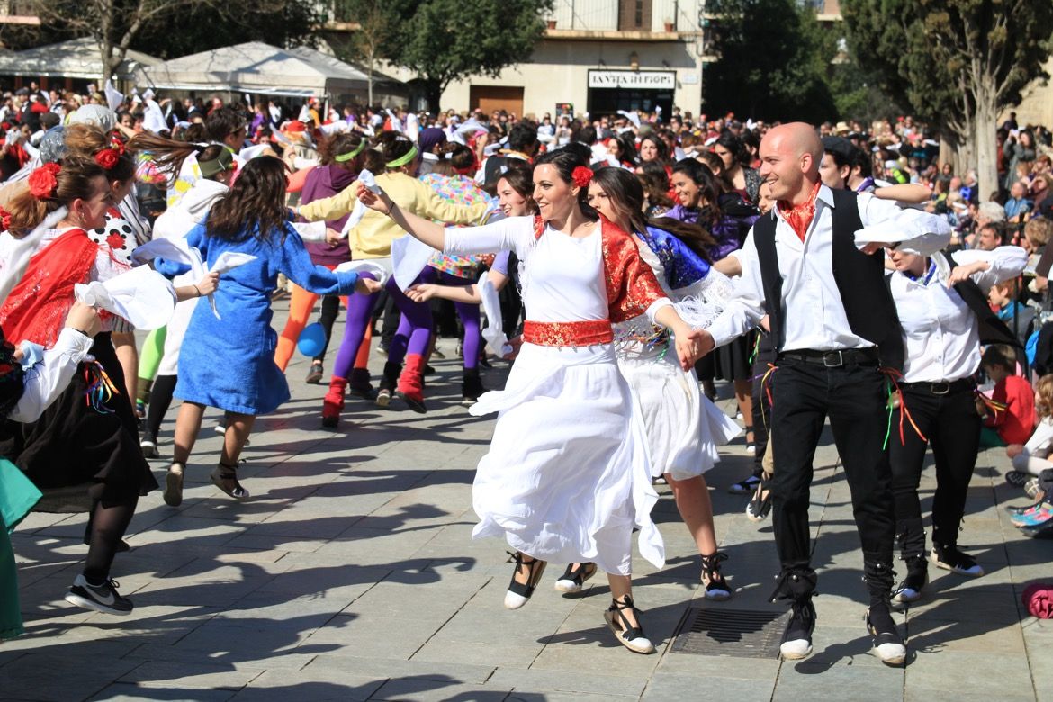 El Ball de Gitanes és a les 13 hores a la plaça d'Octavià  FOTO: Lali Álvarez