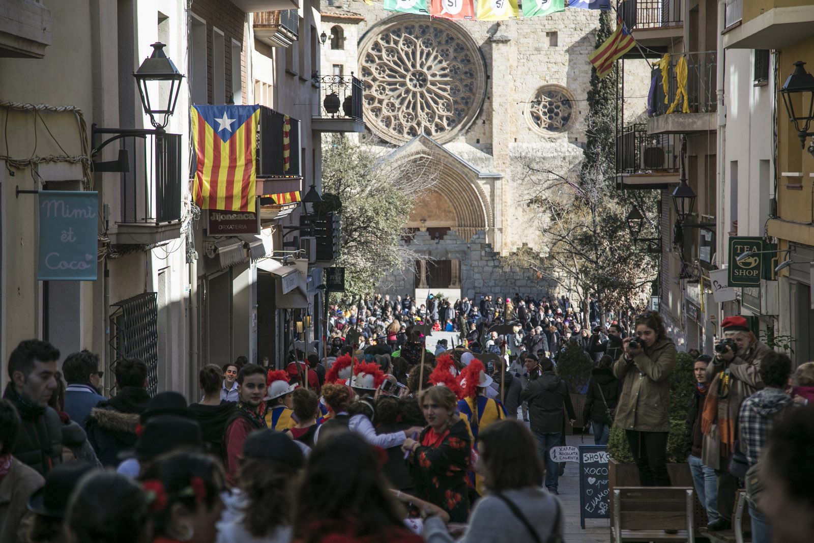 Ball de Velles i Ball de Gitanes a la plaça d’Octavià. FOTO: Lali Puig