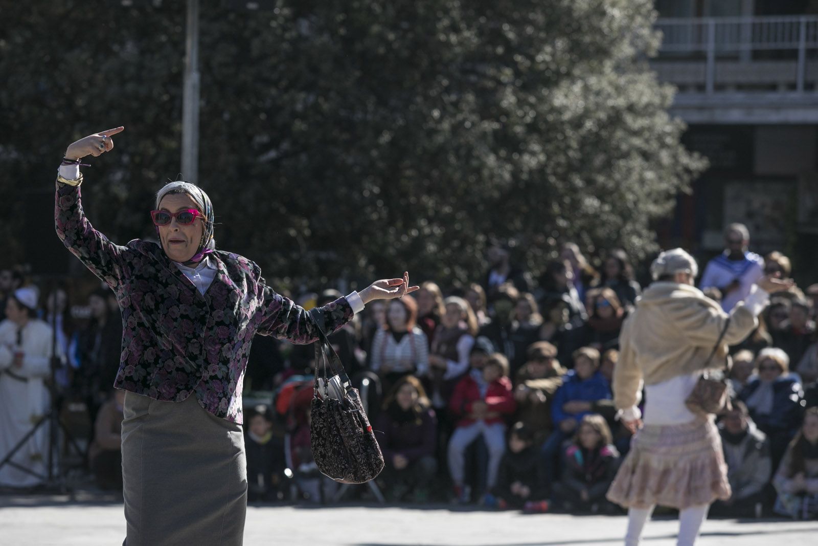 Ball de Velles i Ball de Gitanes a la plaça d’Octavià. FOTO: Lali Puig