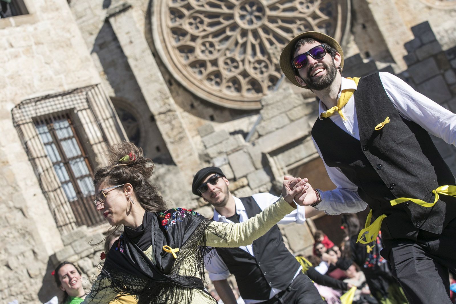 Ball de Velles i Ball de Gitanes a la plaça d’Octavià. FOTO: Lali Puig