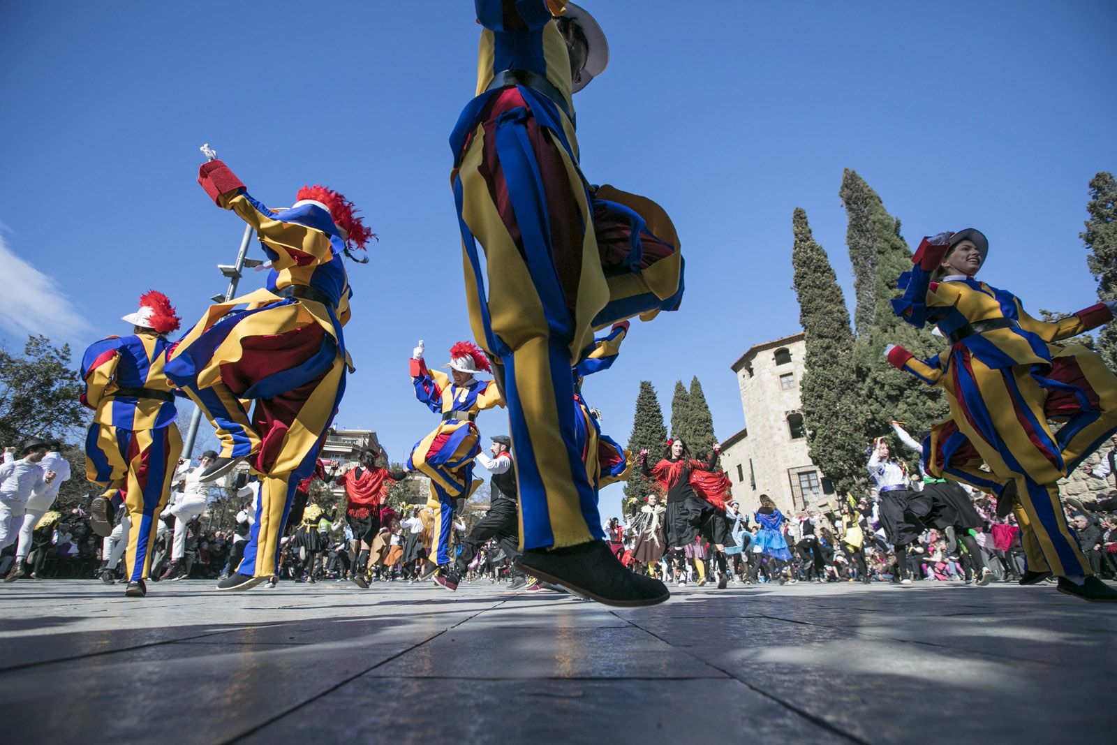 Ball de Velles i Ball de Gitanes a la plaça d’Octavià. FOTO: Lali Puig