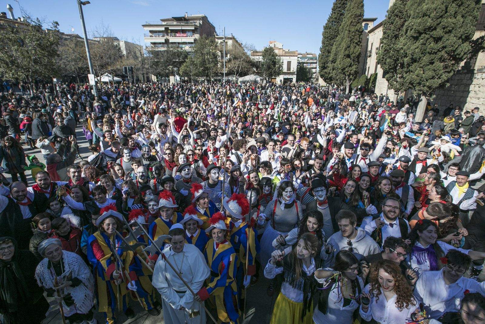 Ball de Velles i Ball de Gitanes a la plaça d’Octavià. FOTO: Lali Puig