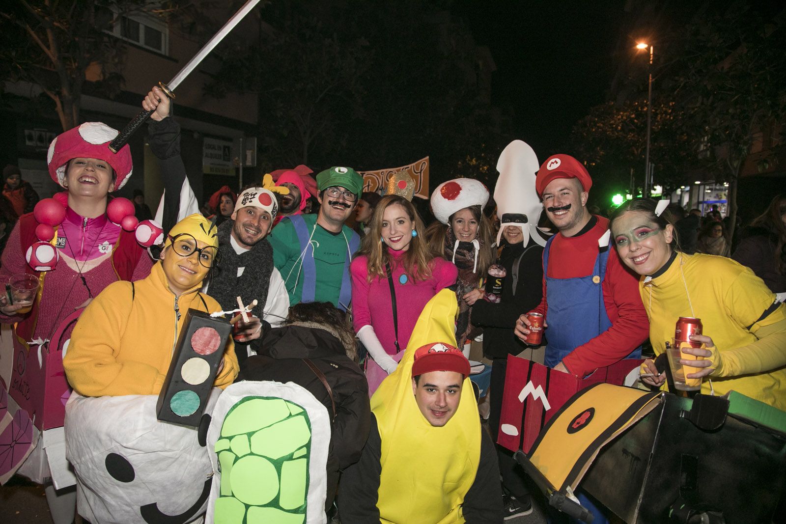Rua de comparses adultes de Carnaval i entrega de premis a la plaça d’Octavià. FOTO: Lali Puig