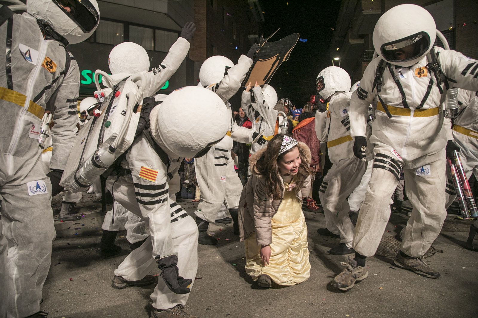 Rua de comparses adultes de Carnaval i entrega de premis a la plaça d’Octavià. FOTO: Lali Puig