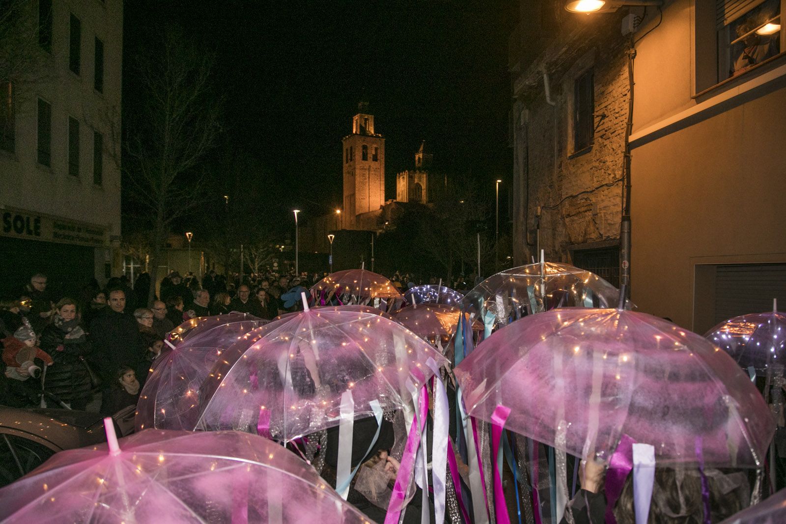 Rua de comparses adultes de Carnaval i entrega de premis a la plaça d’Octavià. FOTO: Lali Puig
