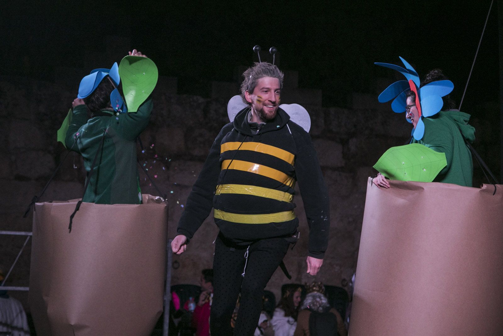 Rua de comparses adultes de Carnaval i entrega de premis a la plaça d’Octavià. FOTO: Lali Puig