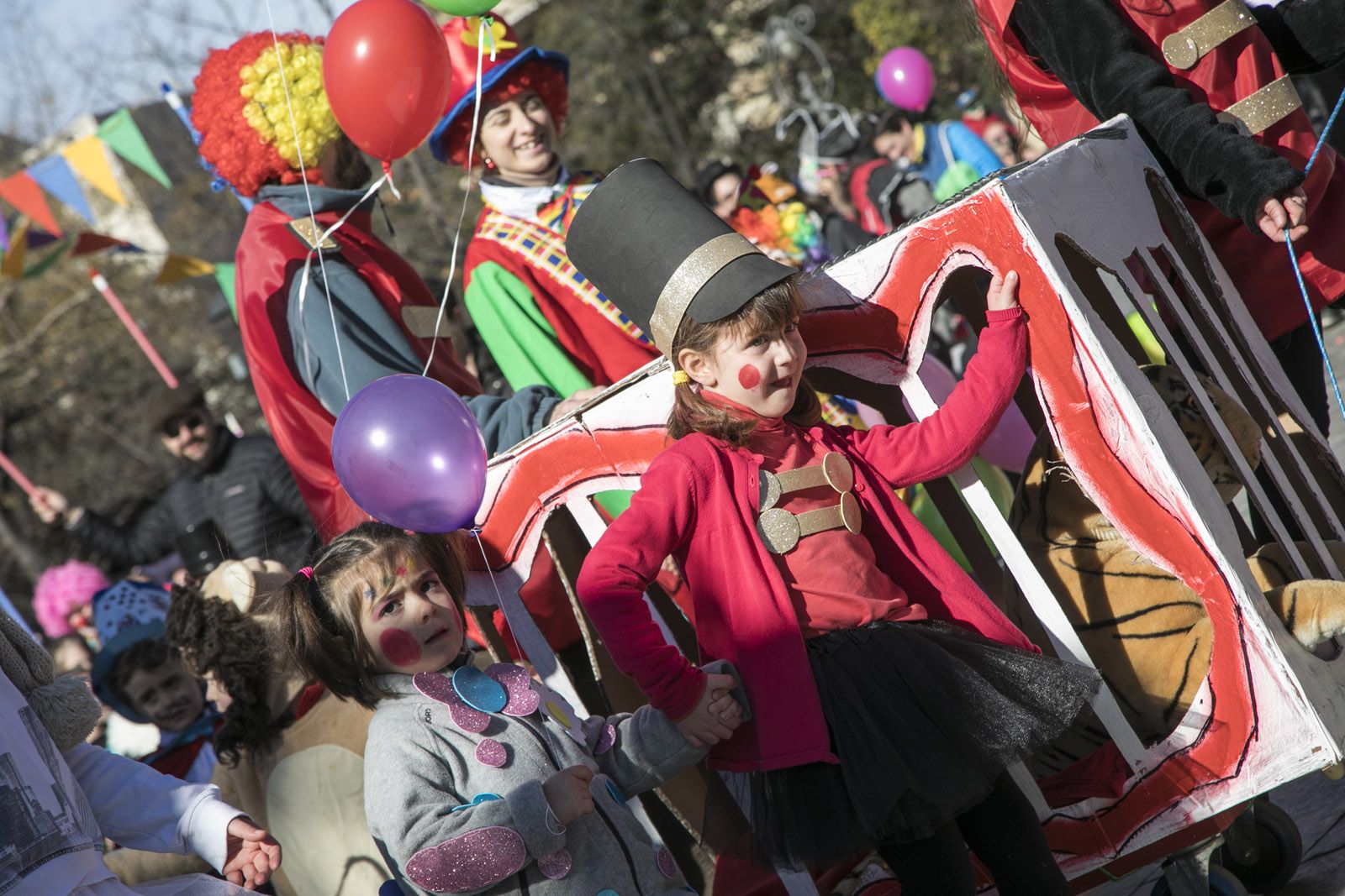 Rua de comparses infantils fins a la plaça d’Octavià. FOTO: Lali Puig
