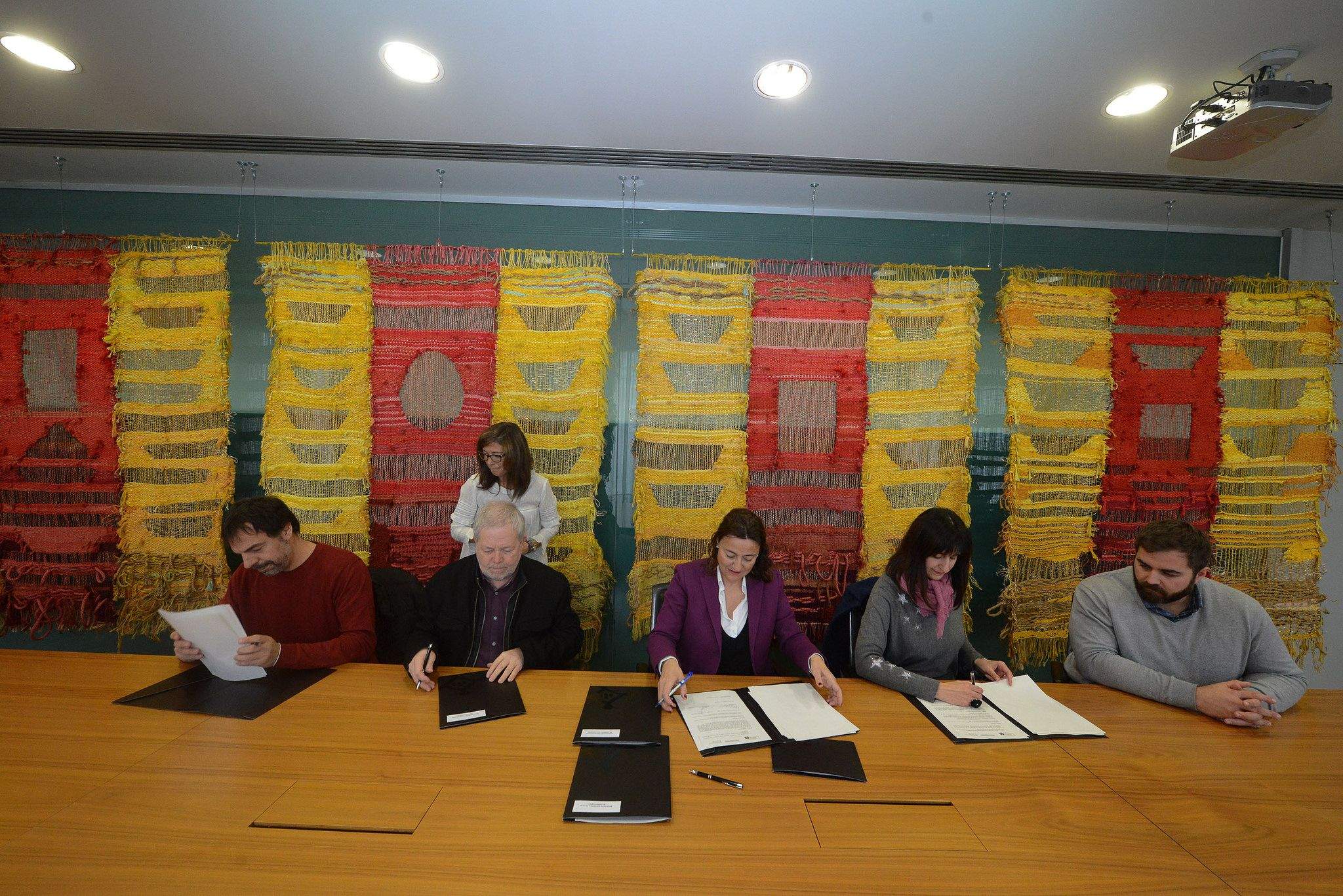 L'acte de signatura dels convenis l'ha presidit l'alcaldessa de Sant Cugat, Mercè Conesa. FOTO: Localpres