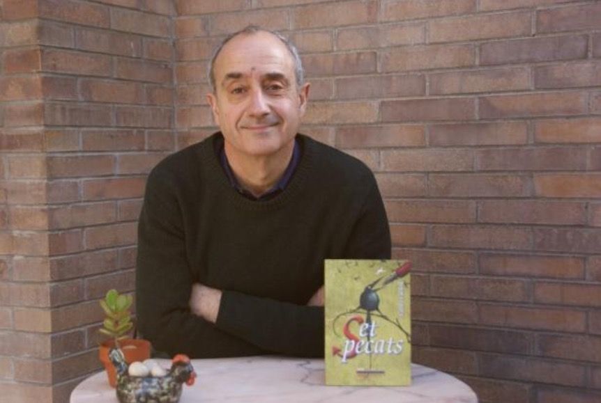 L'escriptor santcugatenc Carles Castell.  FOTO: Cedida