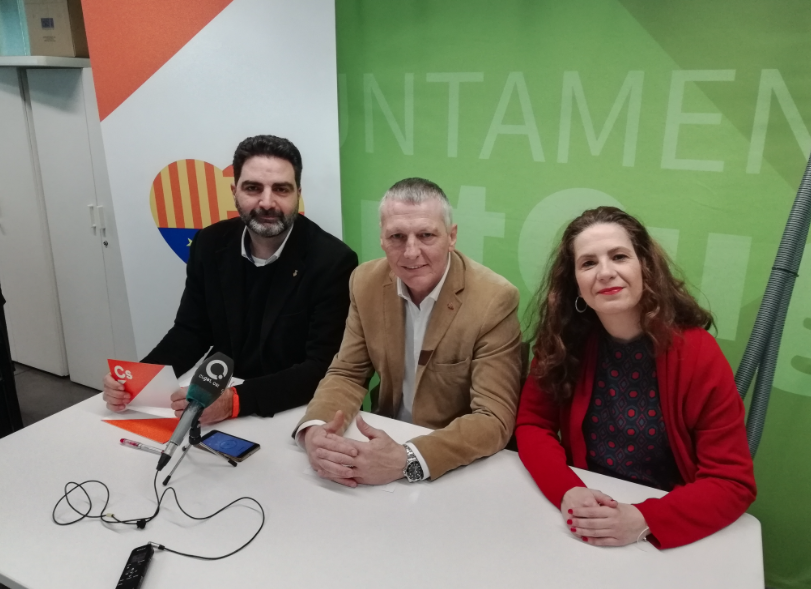 Aldo Ciprián, Jean Castel i Munia Fernández-Jordán; de Ciutadans FOTO: TOT Sant Cugat