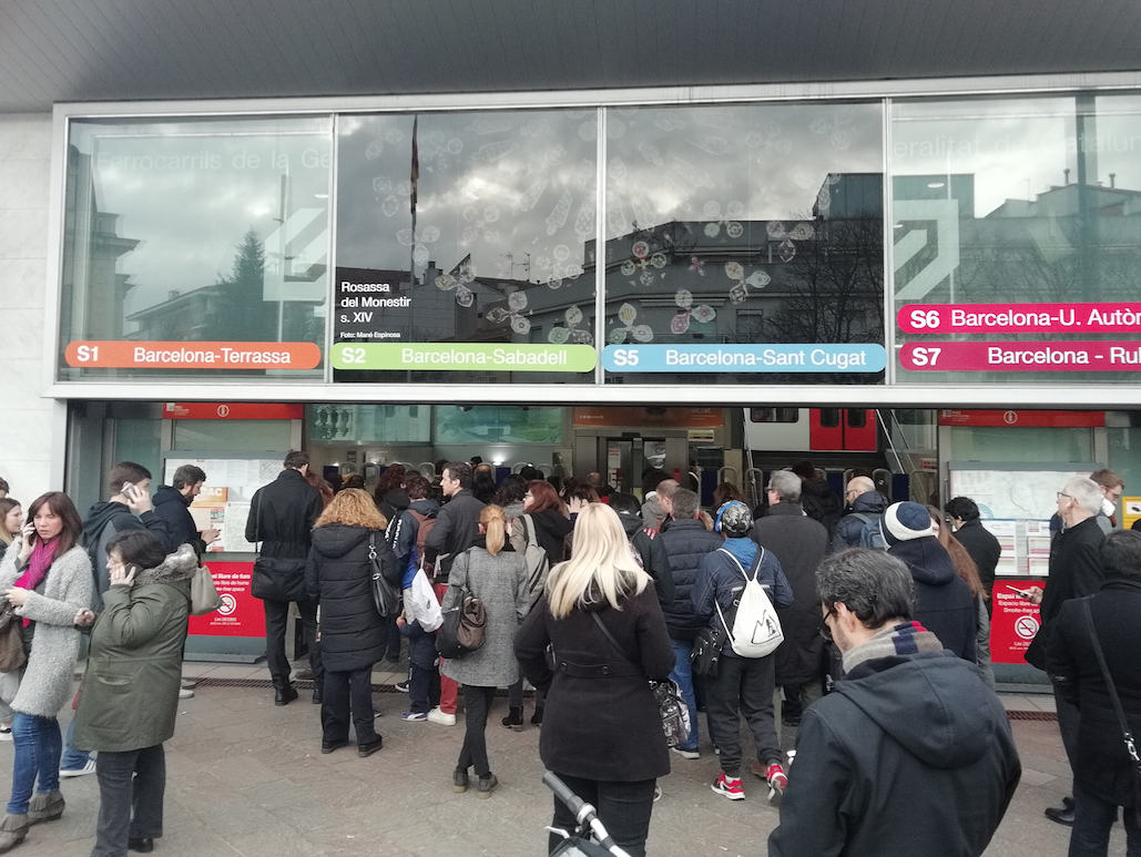 L'estació de Sant Cugat ha estat tancada uns minuts FOTO: TOT Sant Cugat