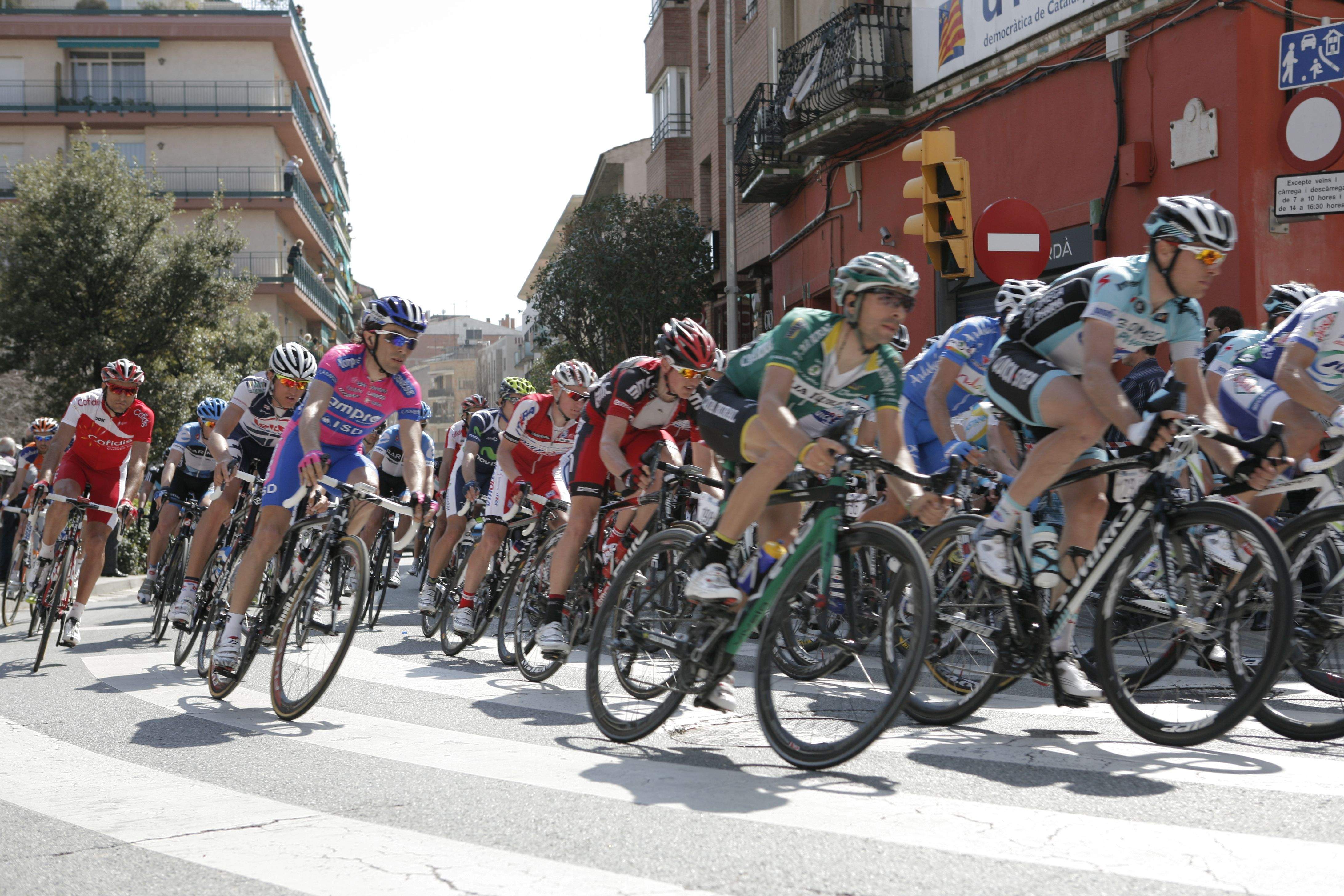 La Volta Ciclista a Catalunya va passar per Sant Cugat el 25 de març del 2012. FOTO: Artur Ribera