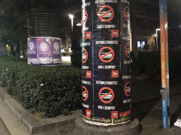 Cartells anitmilitaristes a Sant Cugat FOTO: JERC Sant Cugat