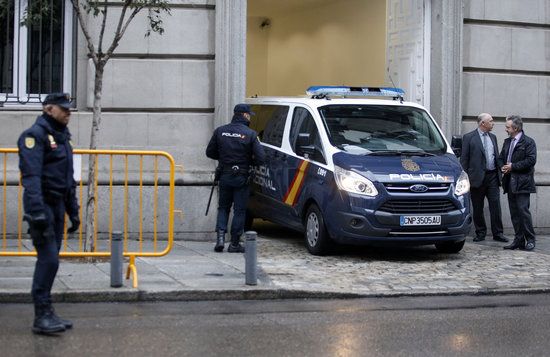 Un furgó de la Policia Nacional surt del Tribunal Suprem FOTO: ACN