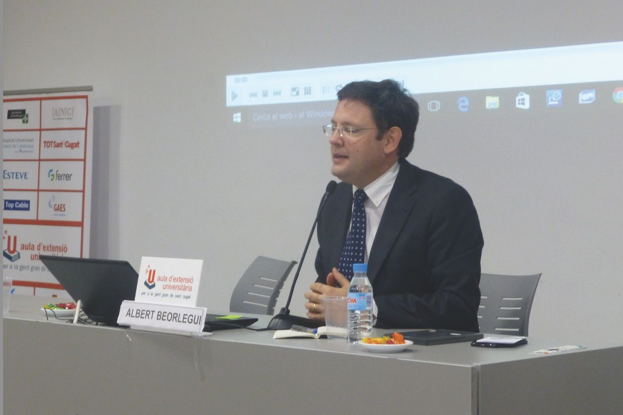 Albert Beorlegui a una conferència de l'Aula d'Extensió Universitària FOTO: Cedida