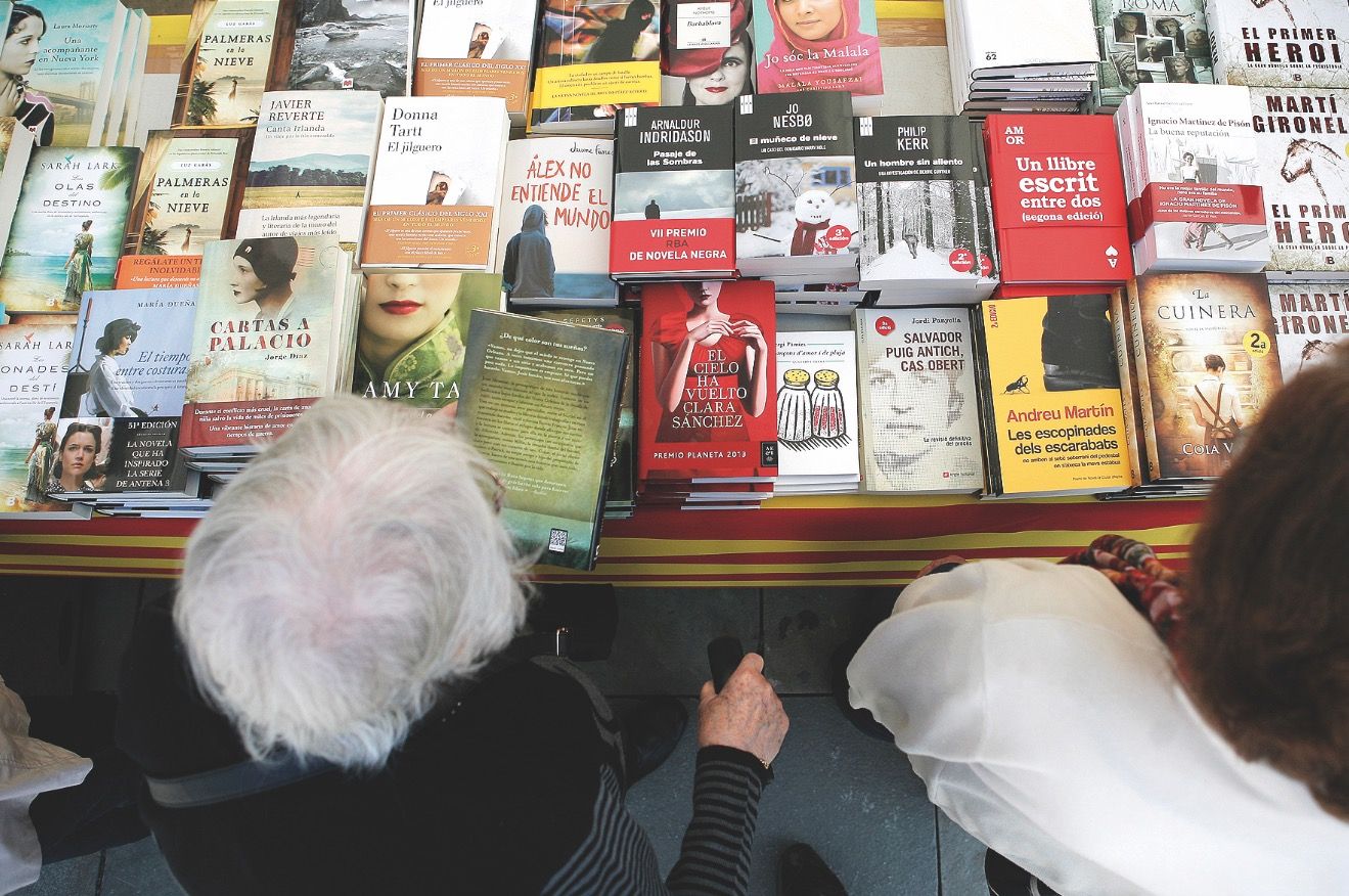 Roses i llibres seran els protagonistes de Sant Jordi. FOTO: Artur Ribera
