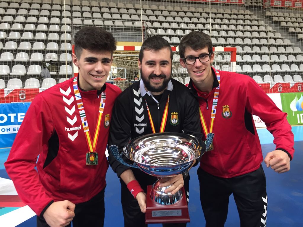 David López, al centre de la imatge, quan va guanyar el Campionat d'Espanya de Seleccions Territorials. FOTO: Cedida