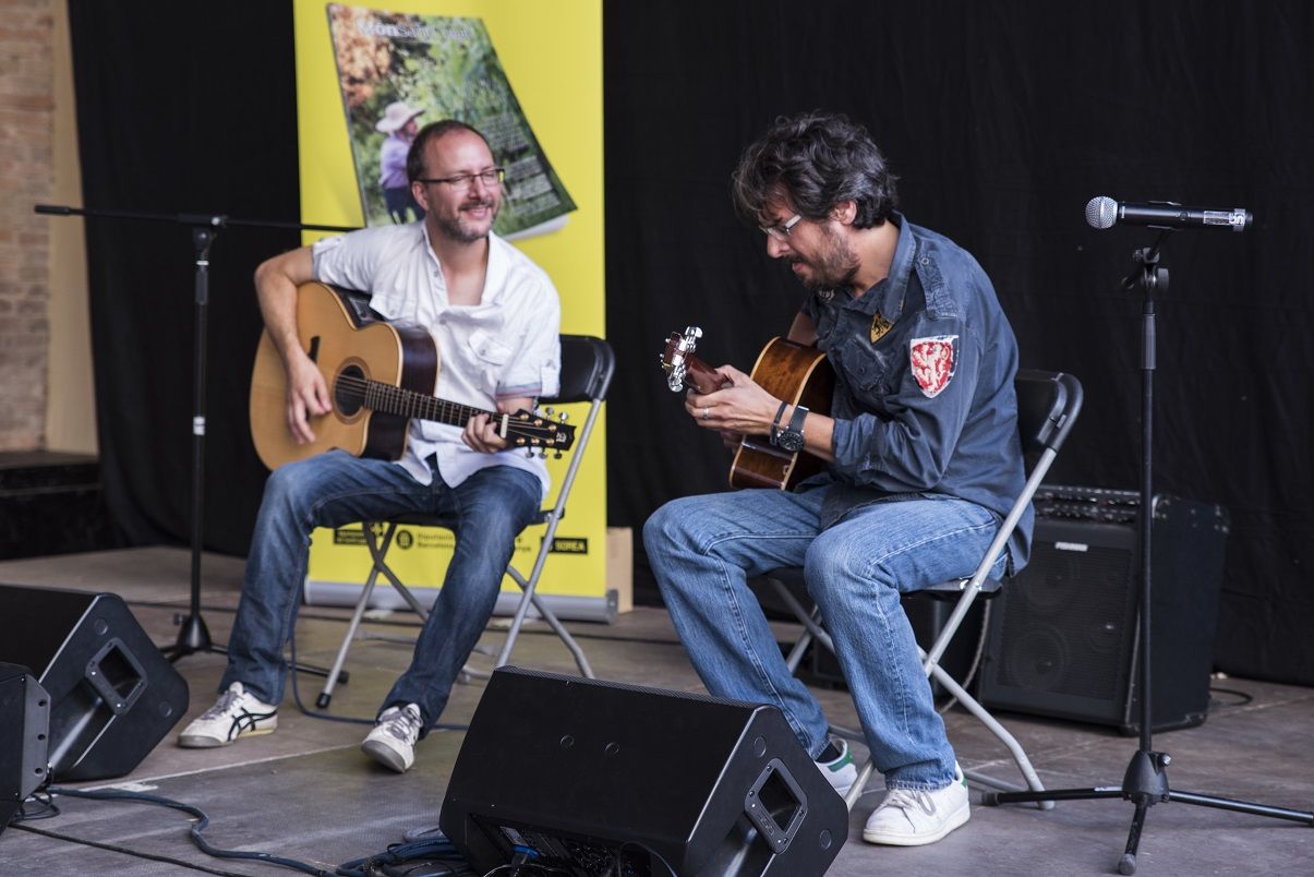 Els germans Saltor en un dels seus concerts FOTO: Bernat Millet