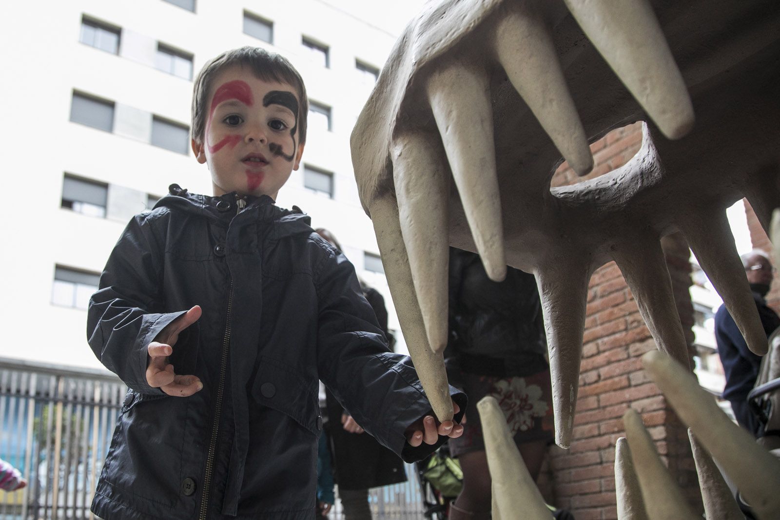 Plantada de les bèsties de foc al Celler Modernista. FOTO: Lali Puig
