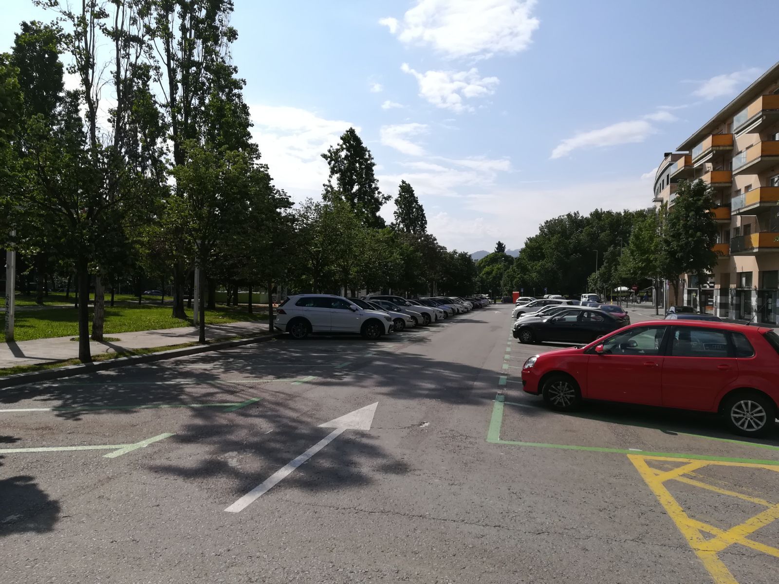 La zona verda s'ha aplicat a diversos carrers al voltant del centre. FOTO: Silvia Polanco. 