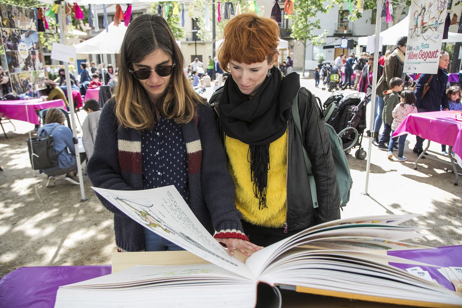 24a Festa del Llibre Gegant a la plaça de Barcelona. FOTO: Lali Puig