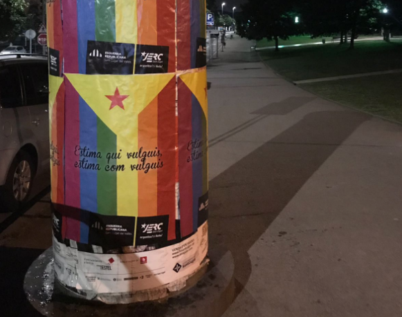 Cartells que han penjat les joventuts republicanes a Sant Cugat FOTO: JERC