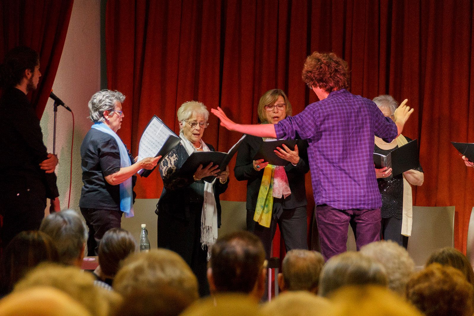 Jocs Florals al Casal de la Gent Gran. FOTO: Paula Galván