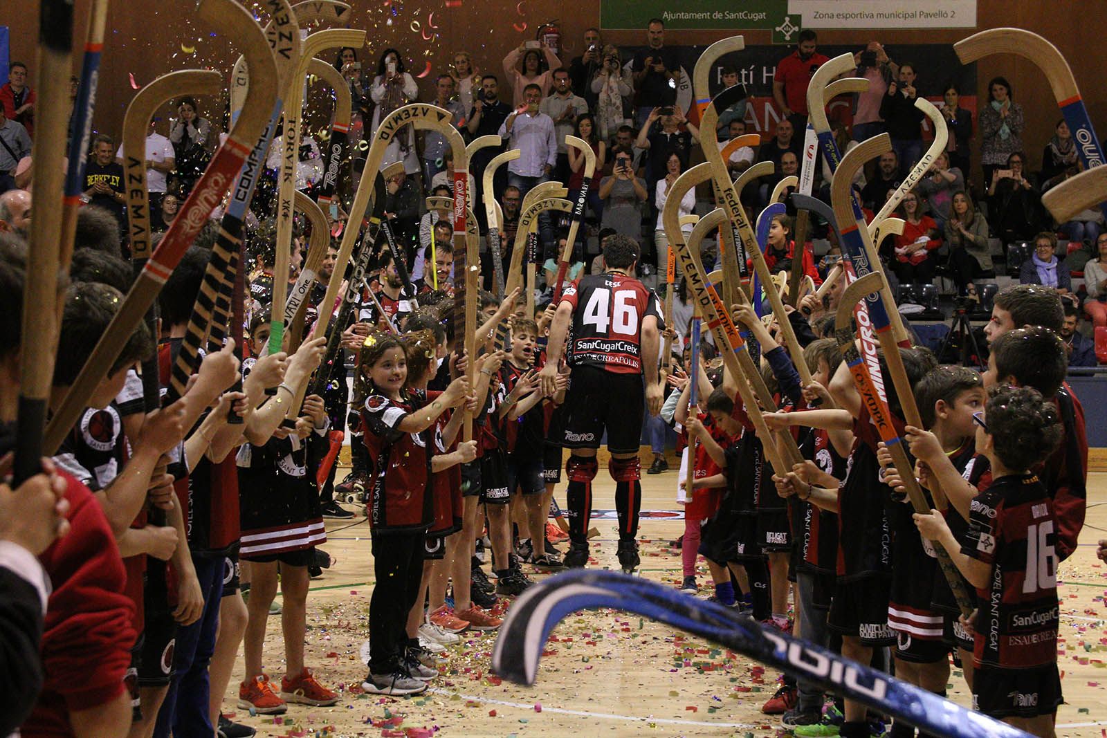 Celebració de l'ascens OK Lliga del PHC Sant Cugat. Foto: Lali Álvarez