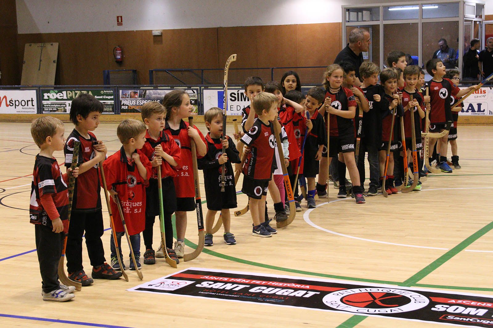 Celebració de l'ascens OK Lliga del PHC Sant Cugat. Foto: Lali Álvarez