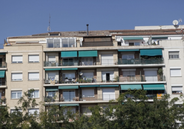 Els edificis més antics estan obligats a passar l'ITE. FOTO: Artur Ribera.