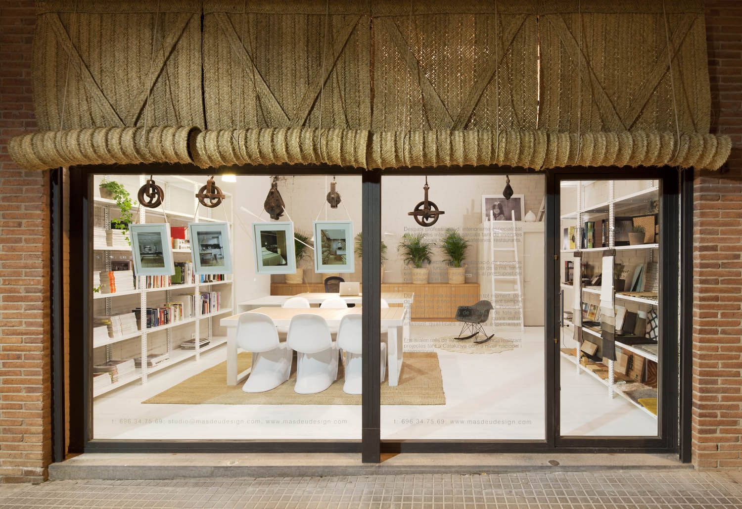 Exterior de l'estudi d'interiorisme Mireia Masdeu Studio, al carrer de Puig i Cadafalch 56 local 6B. Sant Cugat FOTO: Cedida