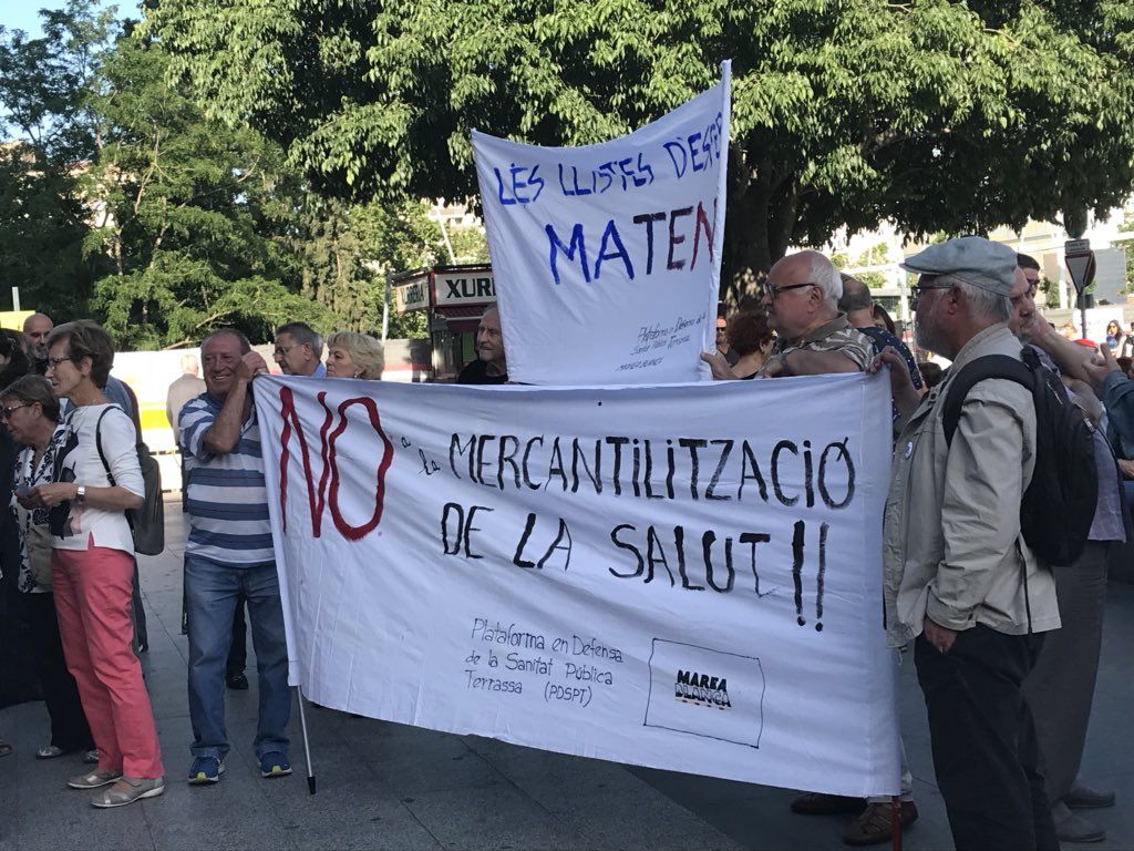 Les mobilitzacions d'aquest dijous 24 reclamaven la reducció de les llistes d'espera a la sanitat pública. FOTO: Cedida. 