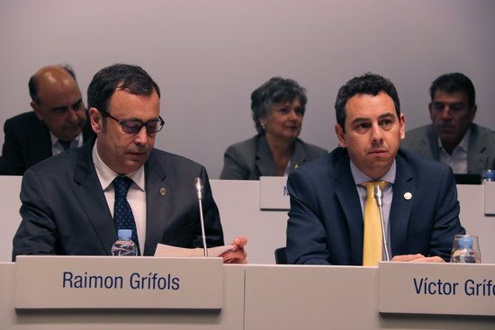 Els dos consellers delegats de Grifols durant una junta d'accionistes de la companyia a Sant Cugat FOTO: ACN