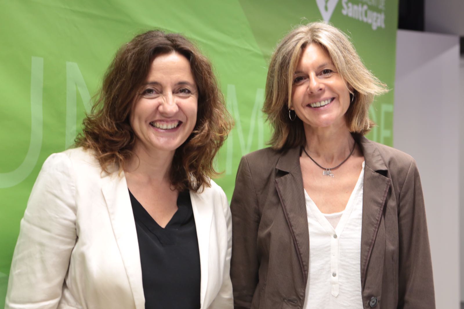 Carmela Fortuny pren el relleu de Mercè Conesa com a alcaldessa de Sant Cugat. FOTO: Artur Ribera