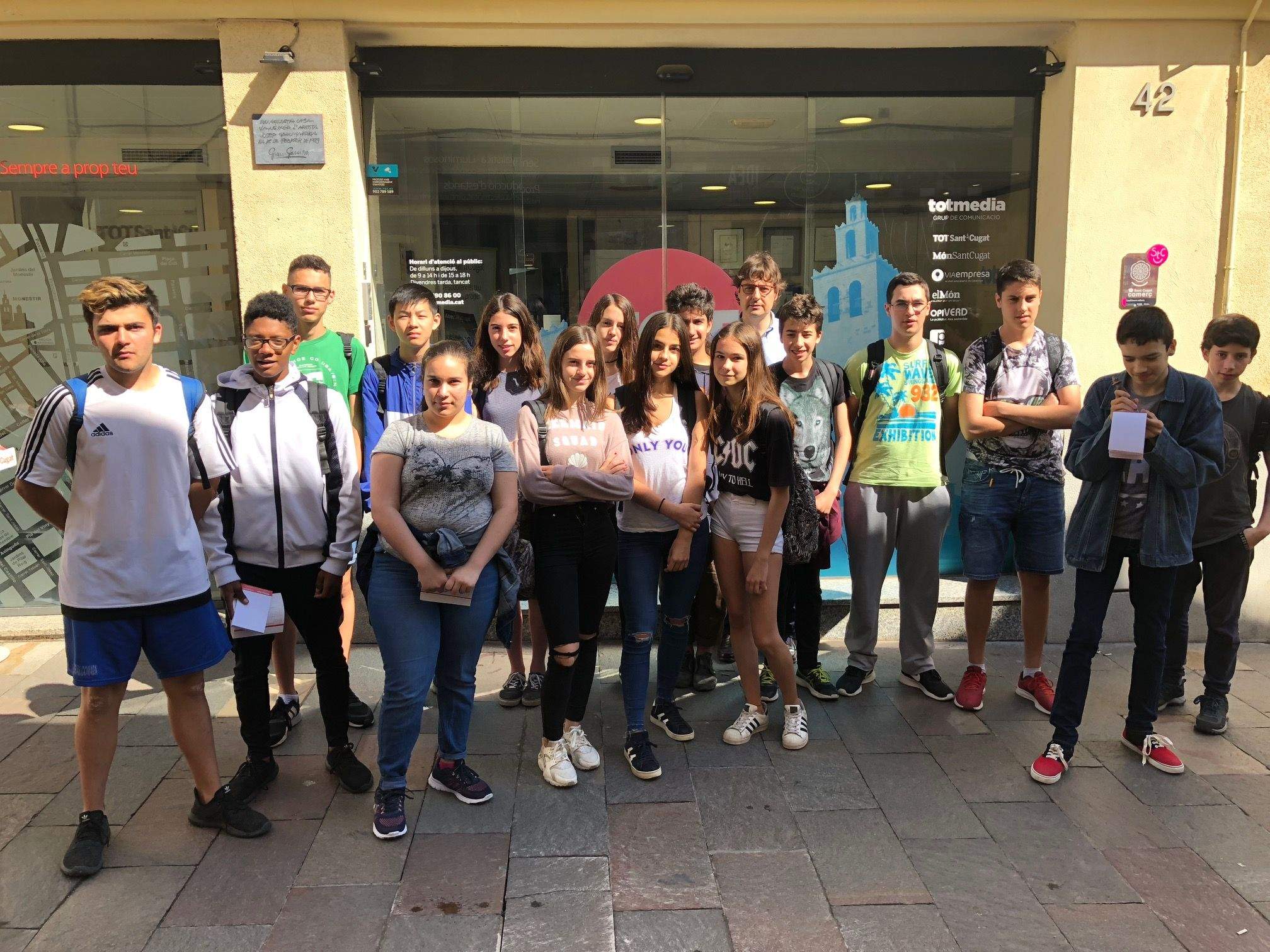 Alumnes de 3r d'ESO de l'escola Joaquima Pla i Farreras de Sant Cugat han visitat el TOT Sant Cugat. FOTO: TOT Sant Cugat