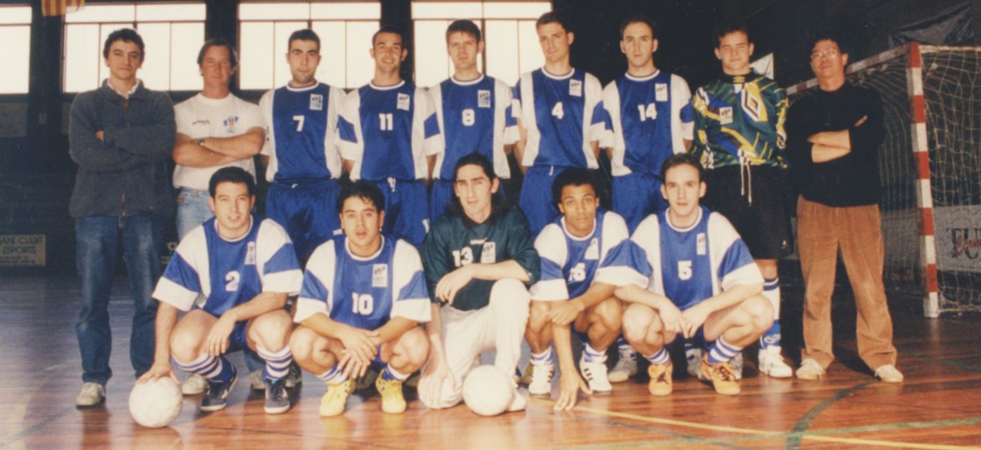 Primer equip de l’Olimpyc Floresta Futbol Sala de la temporada 1997-1998. FOTO: Arxiu TOT Sant Cugat