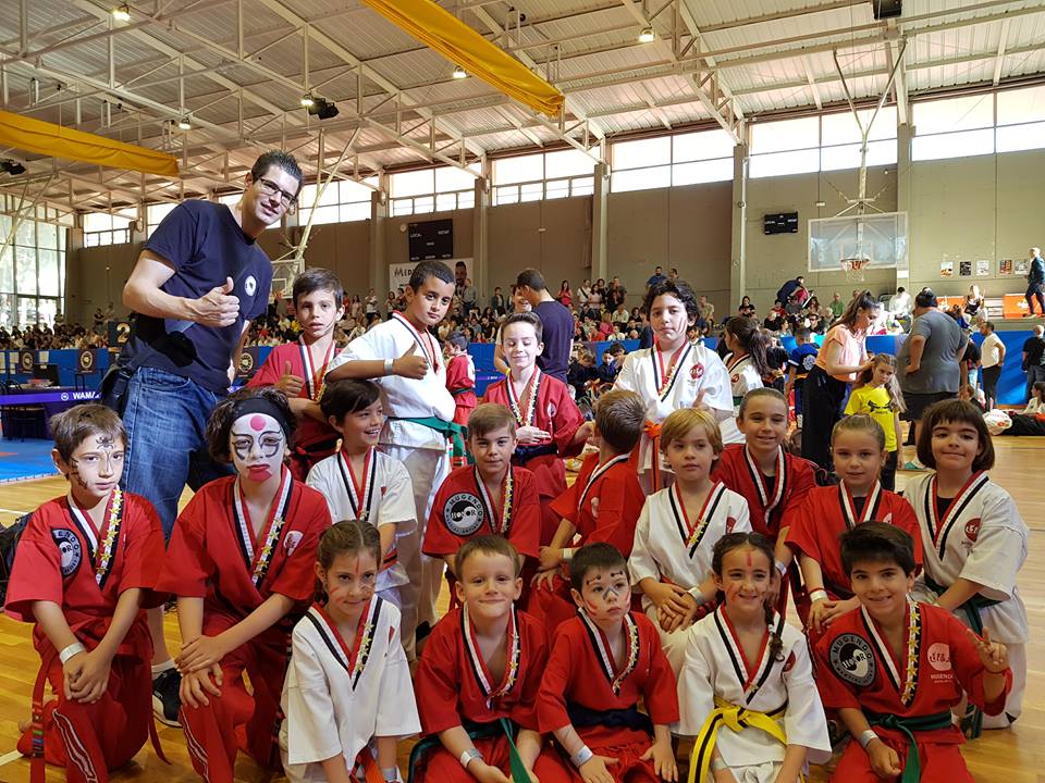 Alumnes escola Mugendo. FOTO: Cedida