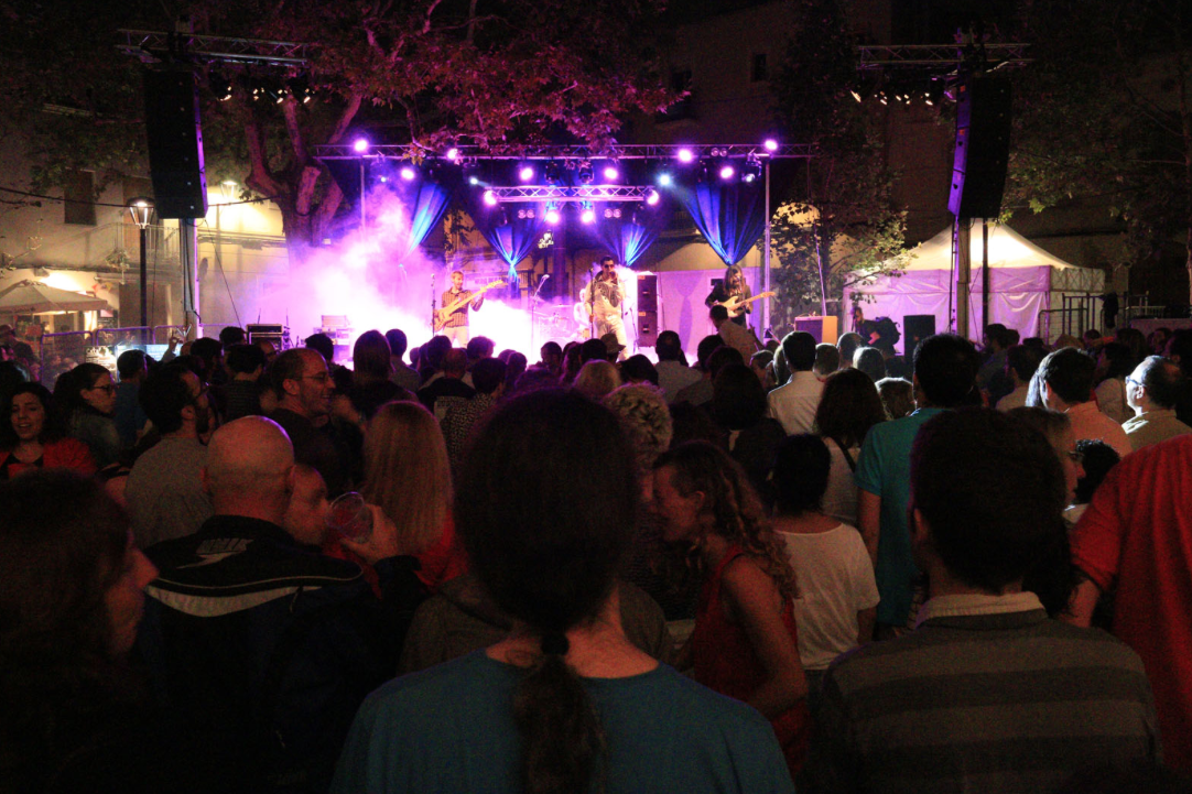 La plaça de Barcelona, un dels principals espais de la Festa Major de Sant Cugat FOTO: Lali Álvarez