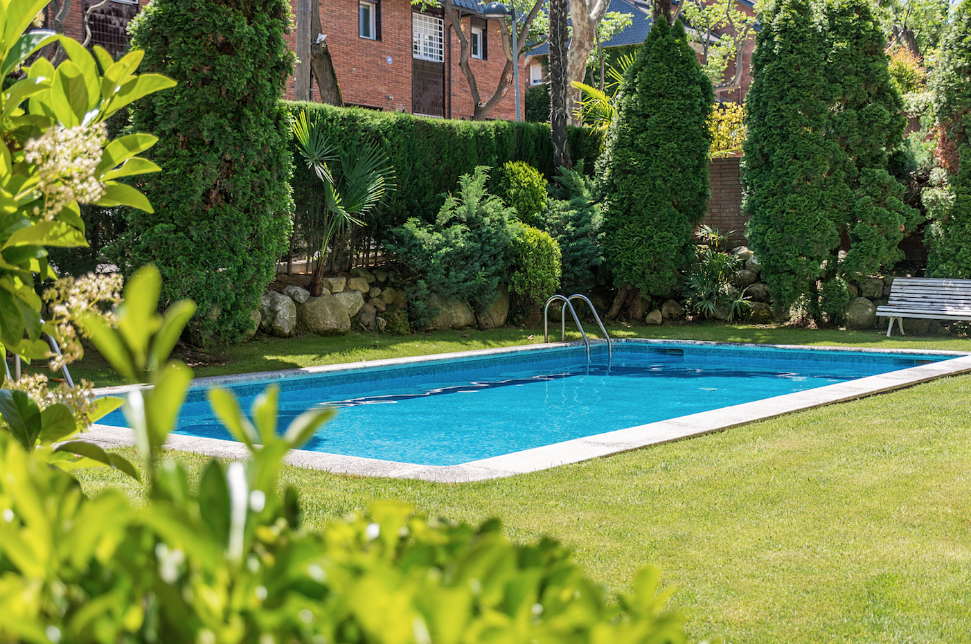 L'habitatge té una zona comunitària amb piscina.FOTO: Cedida