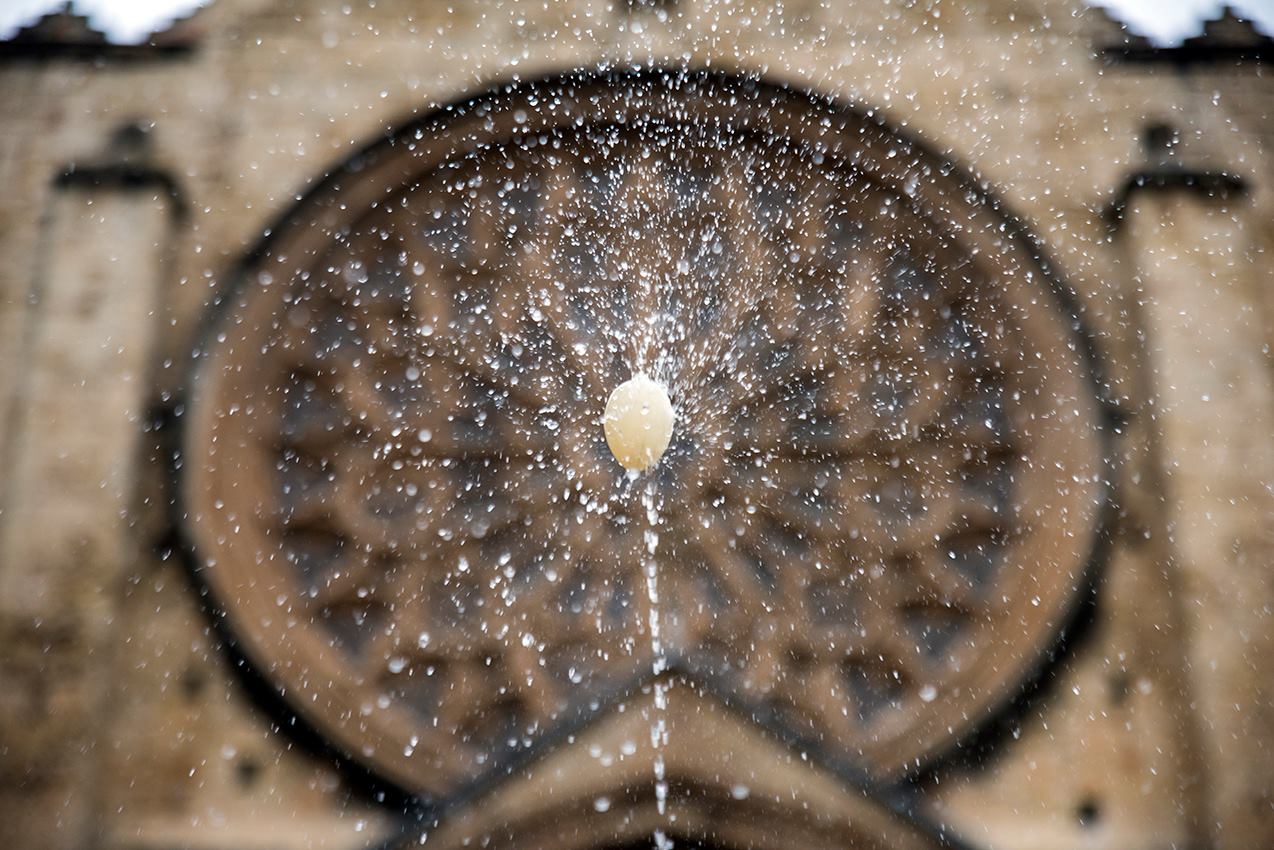 L'Ou com balla del Corpus Christi a Sant Cugat. FOTO: Bernat Millet