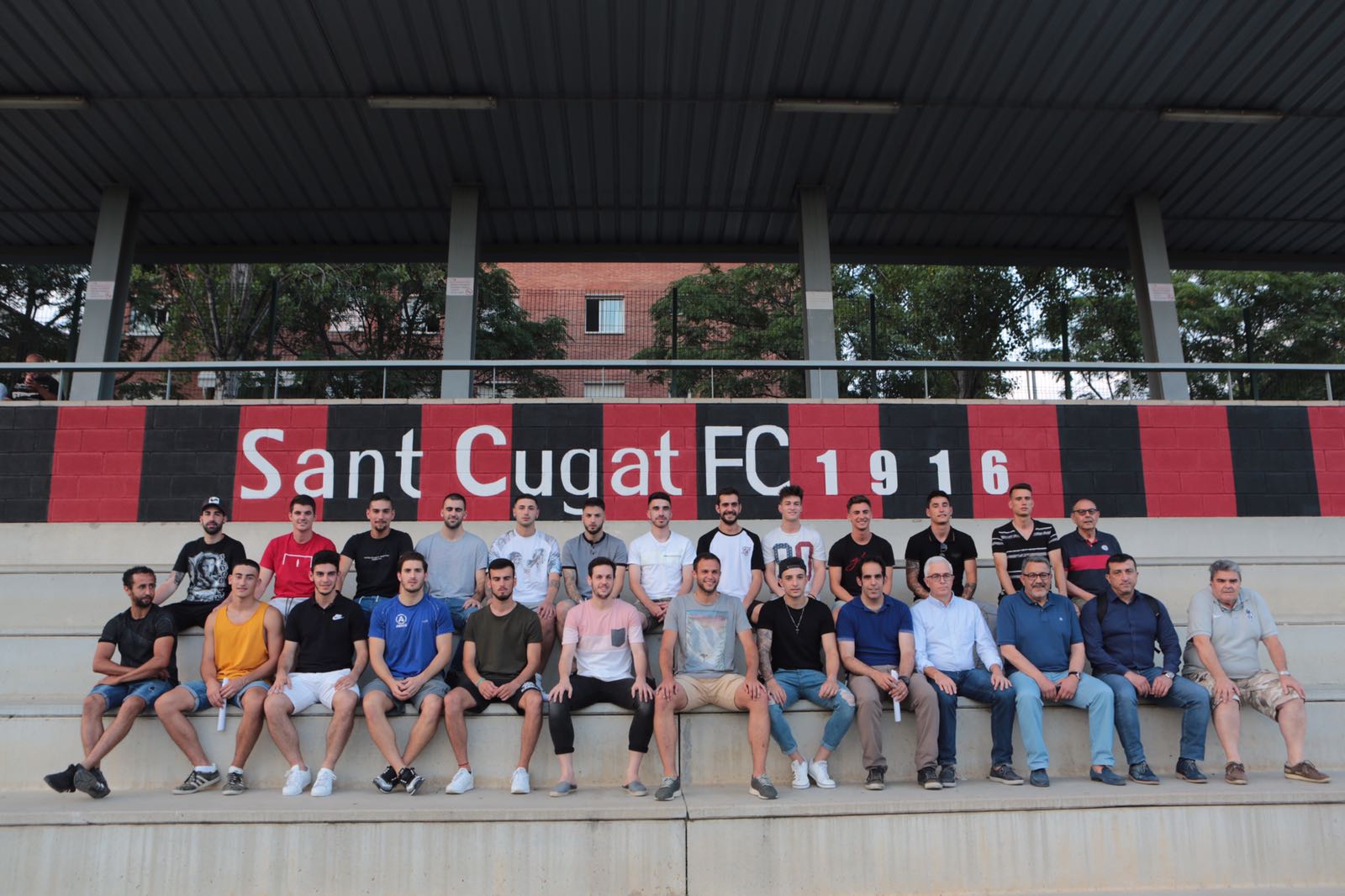 Plantilla 2018-2019 del primer equip del Sant Cugat FC. FOTO: Artur Ribera