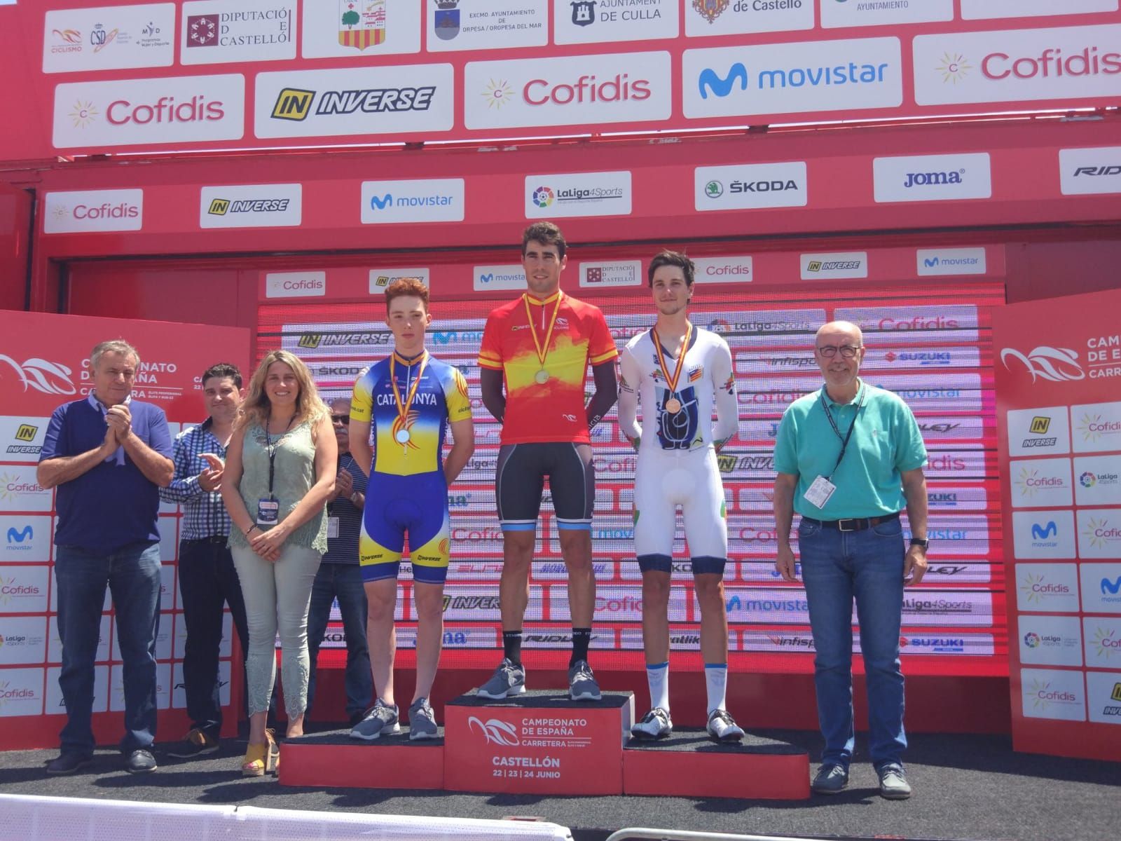 Roger Adrià, el primer ciclista a l'esquerre de la imatge. FOTO: RFEC