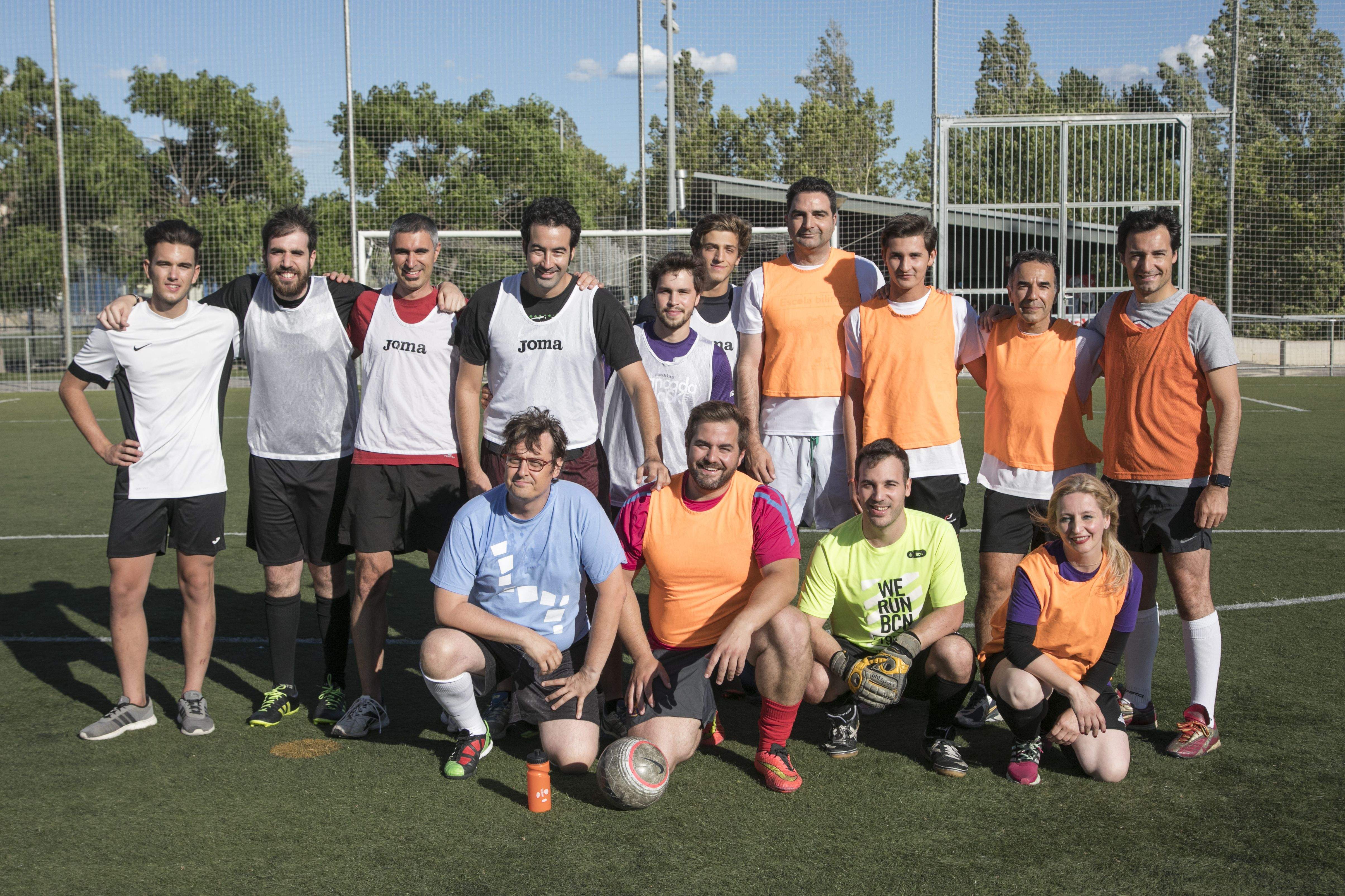  Enguany el partit entre polítics i periodistes canviarà la gespa del futbol (2017) per la xarxa de voleibol. FOTO: Lali Puig