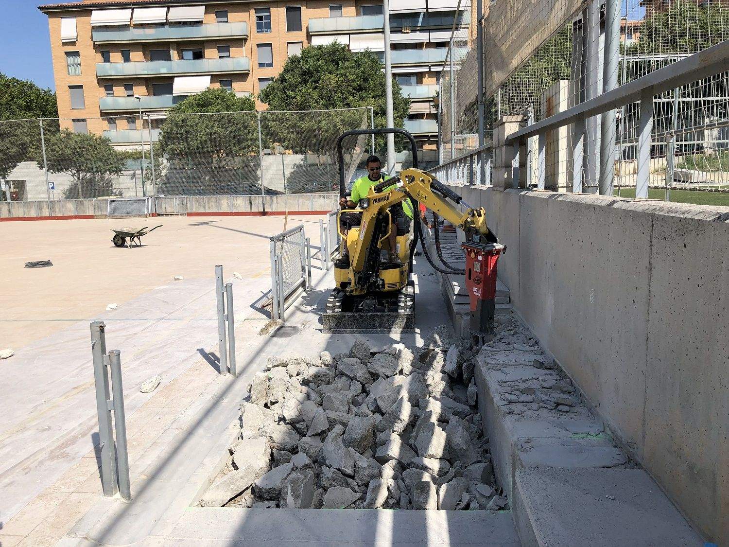 Les anteriors obres de la coberta de la pista de la ZEM Jaume Tubau. FOTO: Ajuntament Sant Cugat