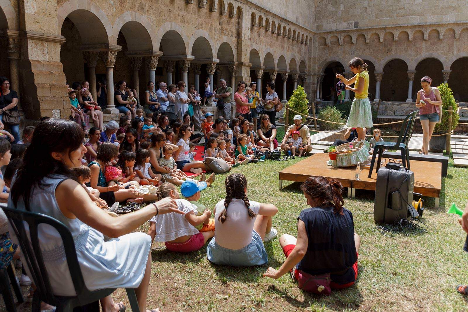 Els més petits tenen el seu espai al Claustre del Monestir. FOTO: Paula Galván