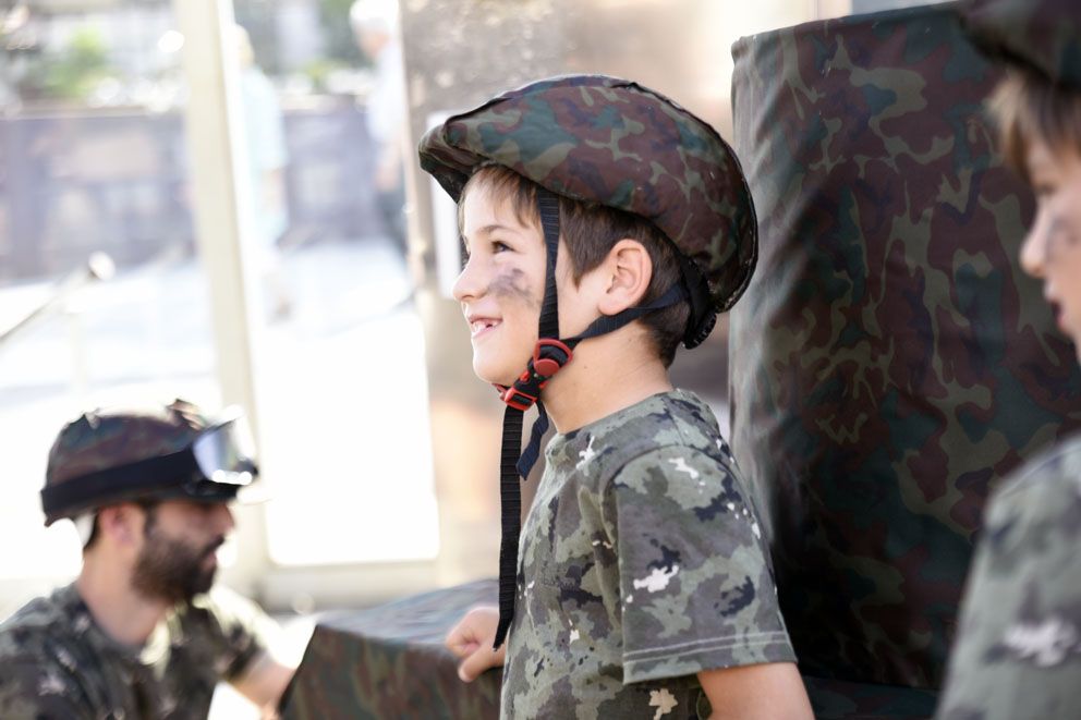 Llitboard: baixada de carros de Festa Major. Foto: Bernat Millet.