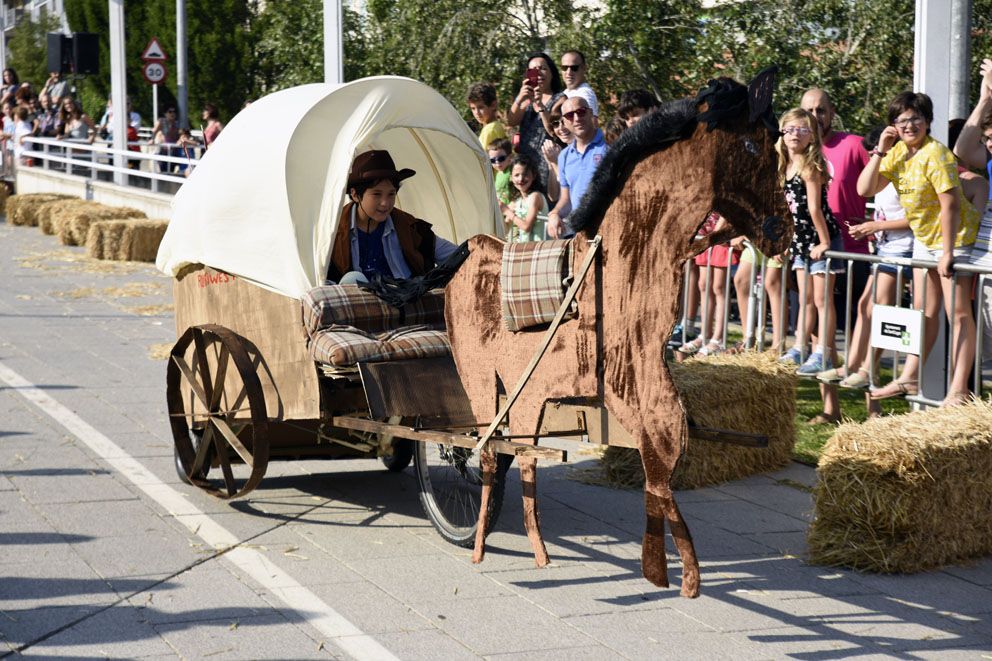 Llitboard: baixada de carros de Festa Major. Foto: Bernat Millet.